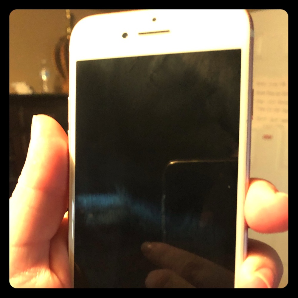 BRAND NEW IPHONE MAKE A OFFER!! PERFECTCONDITION!